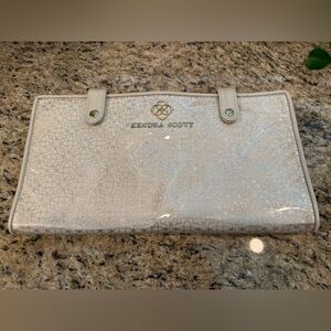 Kendra Scott Jewelry Travel Organizer Case – Neutral with Gold Logo